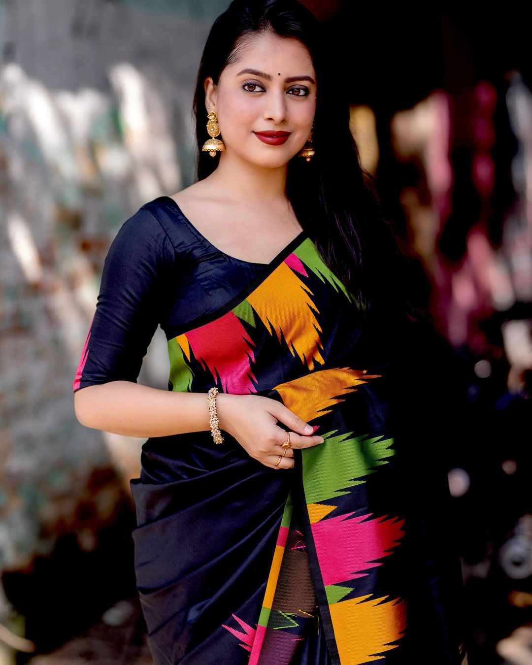 Designer Printed Saree with Contrast Pattern & Woven Border