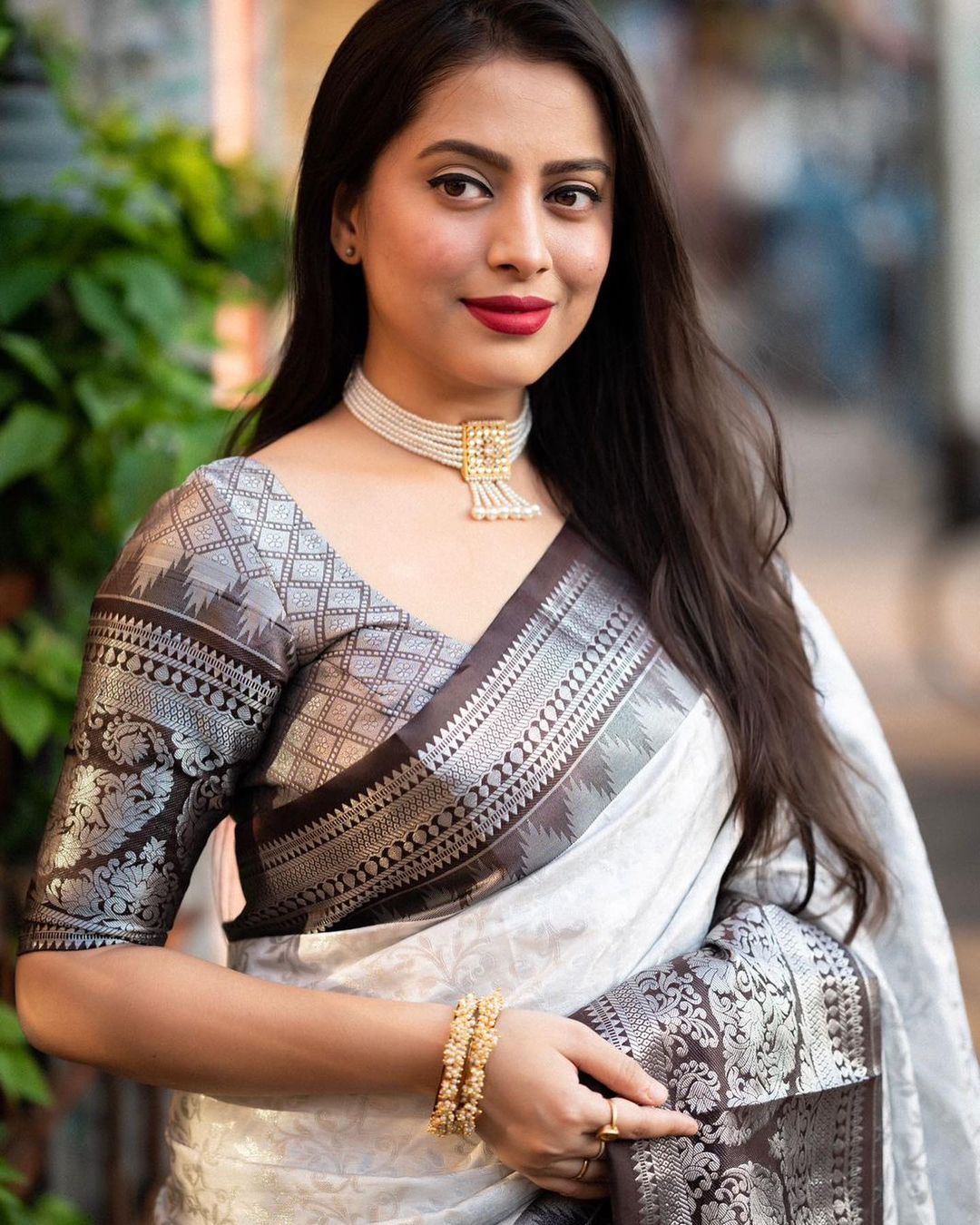 Ivory & Charcoal Elegance