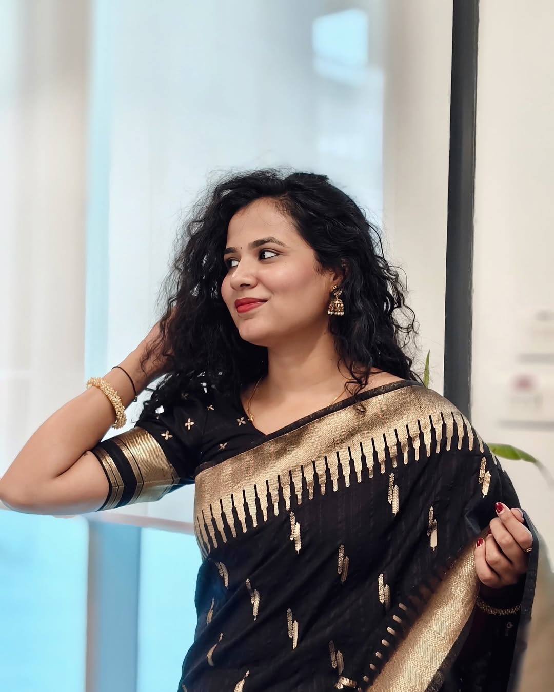 Elegant Black Linen Silk Saree with Gold Zari Border