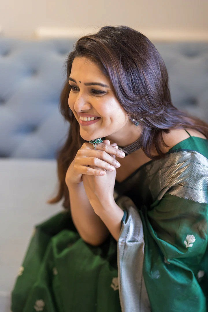 Elegant Linen Silk Saree with Metallic Border & Minimal Motifs
