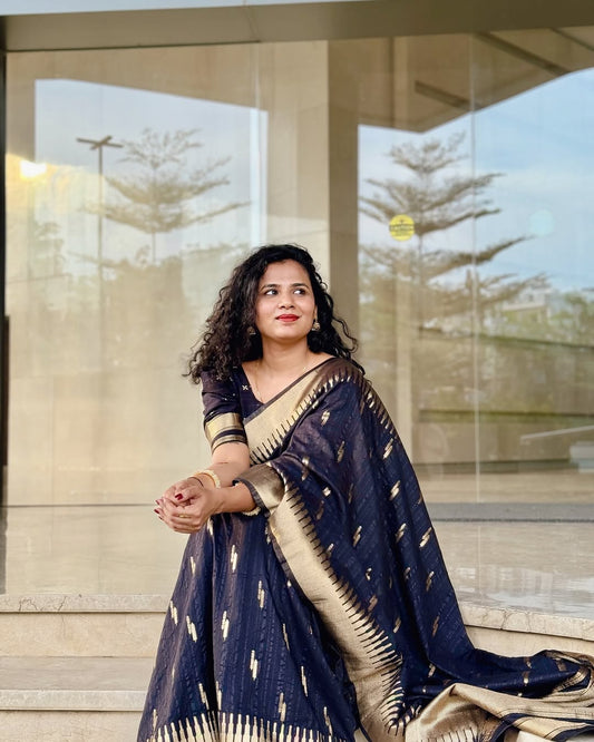 Royal Navy With Gold Pallu