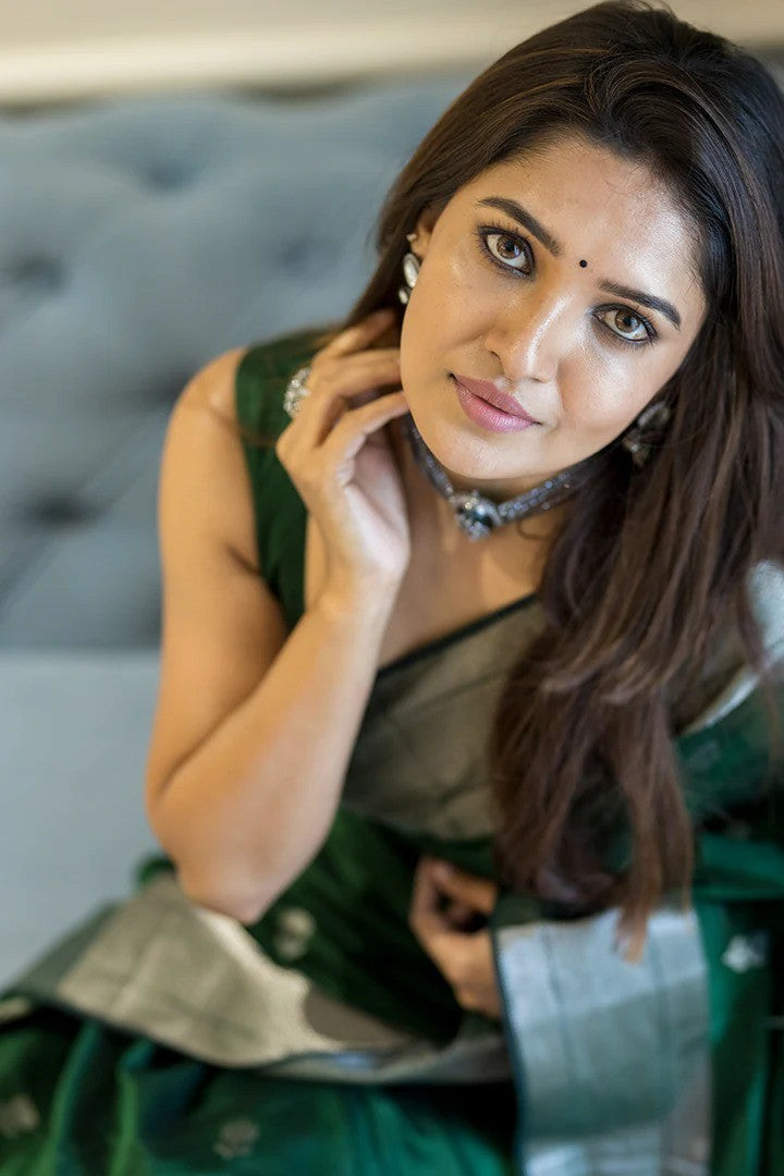 Elegant Linen Silk Saree with Metallic Border & Minimal Motifs