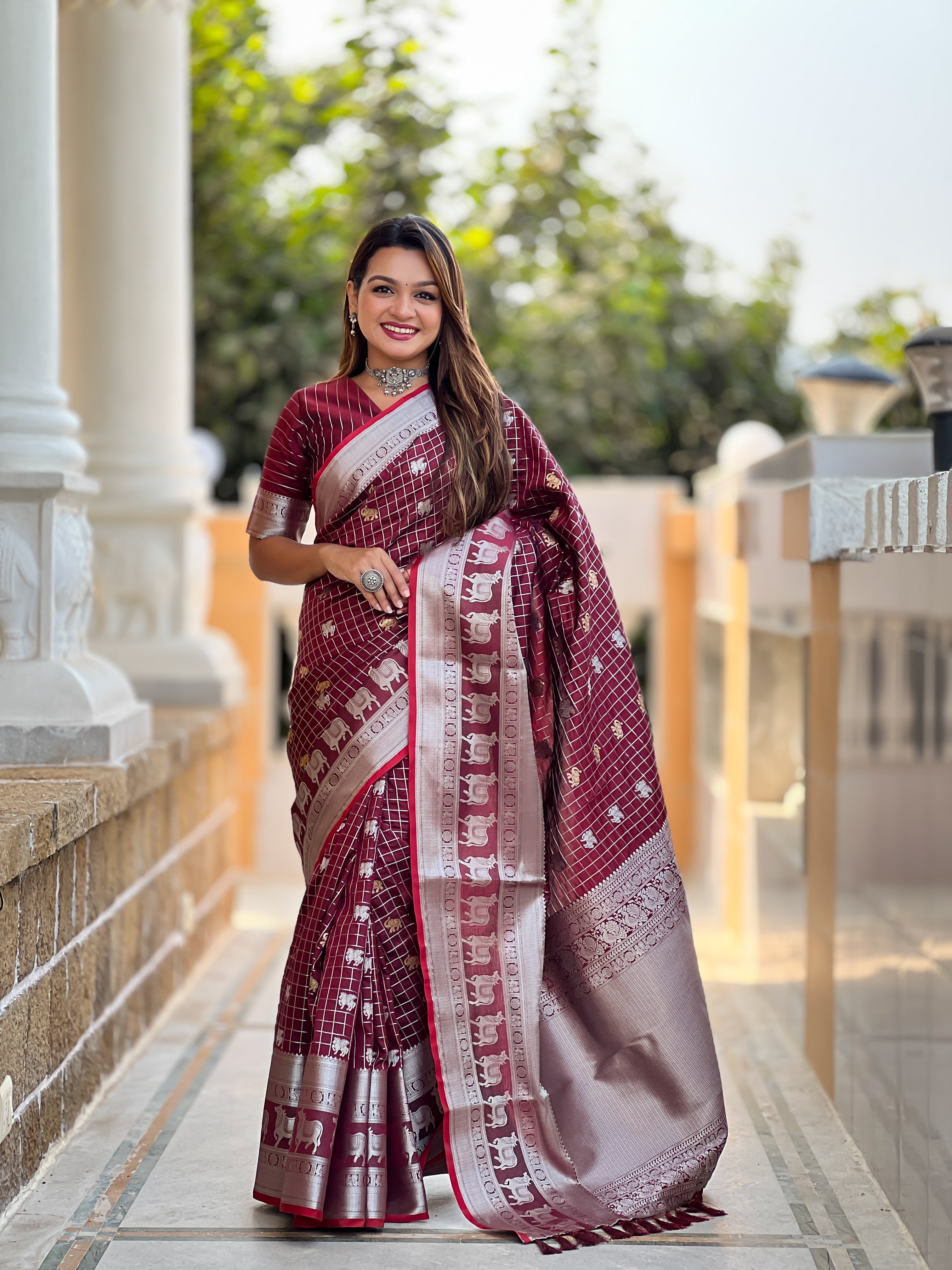 Elegant Woven Designer Saree with Traditional Motifs