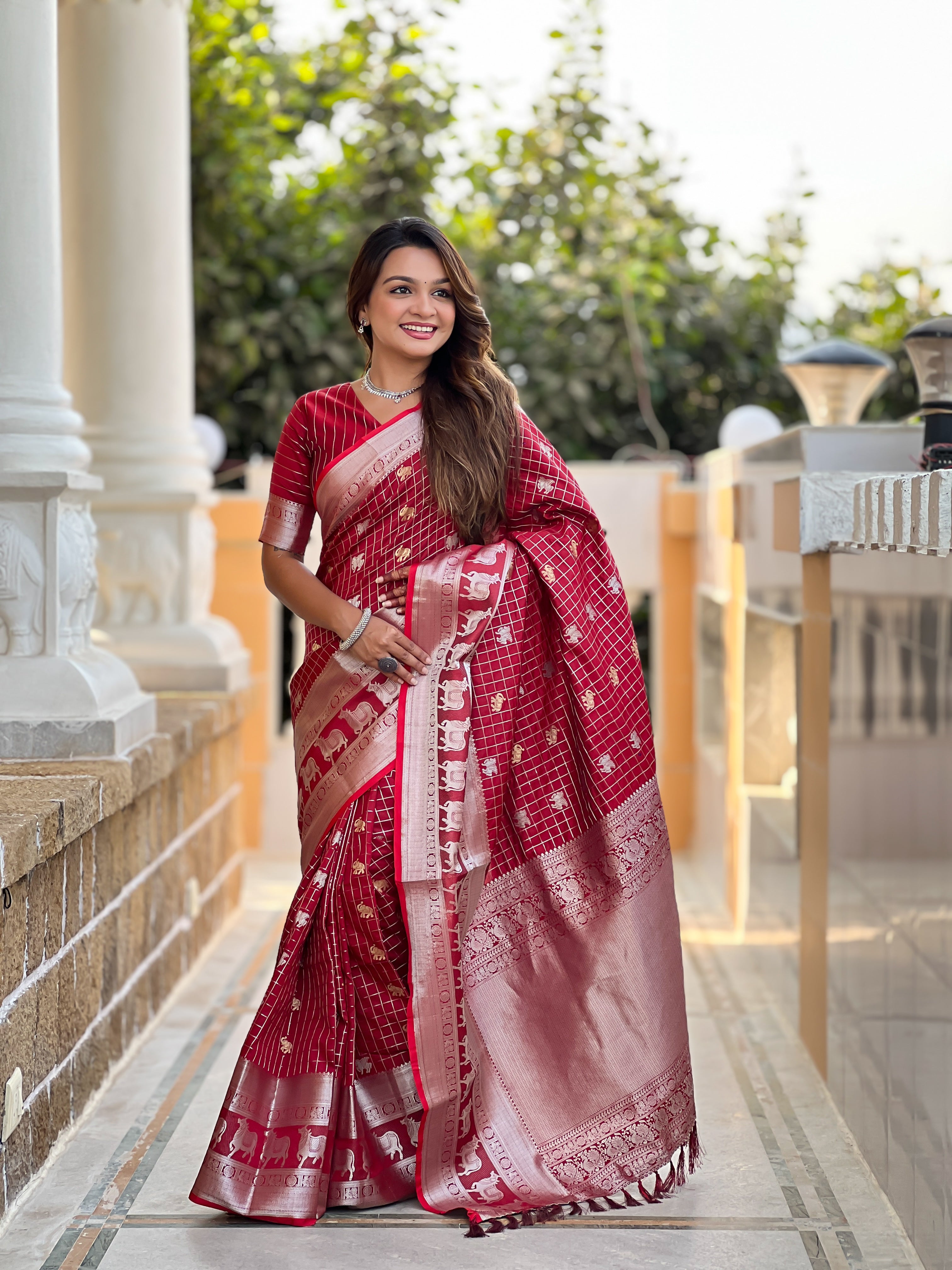Elegant Woven Designer Saree with Traditional Motifs