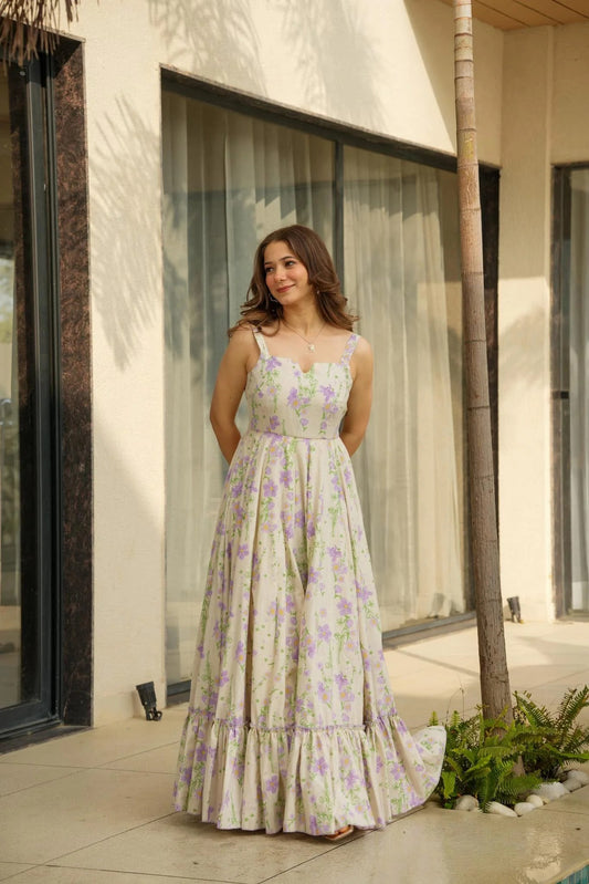 Elegant Cream Gown for Women