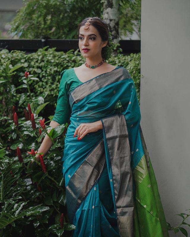Elegant Rama Green Silk Saree with Zari Border for Women