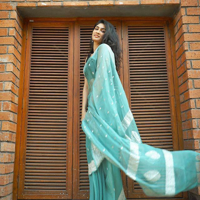 Elegant Designer Saree with Woven Border & Subtle Motifs for Festive Wear