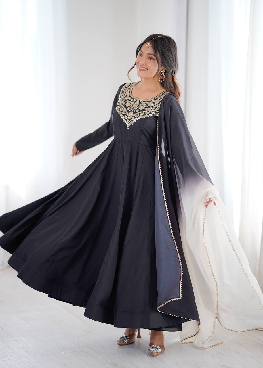 Black Royal Anarkali Kurta Set
