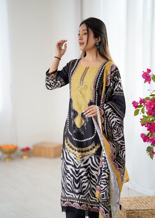 Refined Black Kurta Set Blending Tradition with Modern Elegance