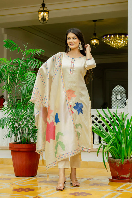 Elegant Cream Kurta with Multi-Color Prints – Ethnic & Casual Wear for Women