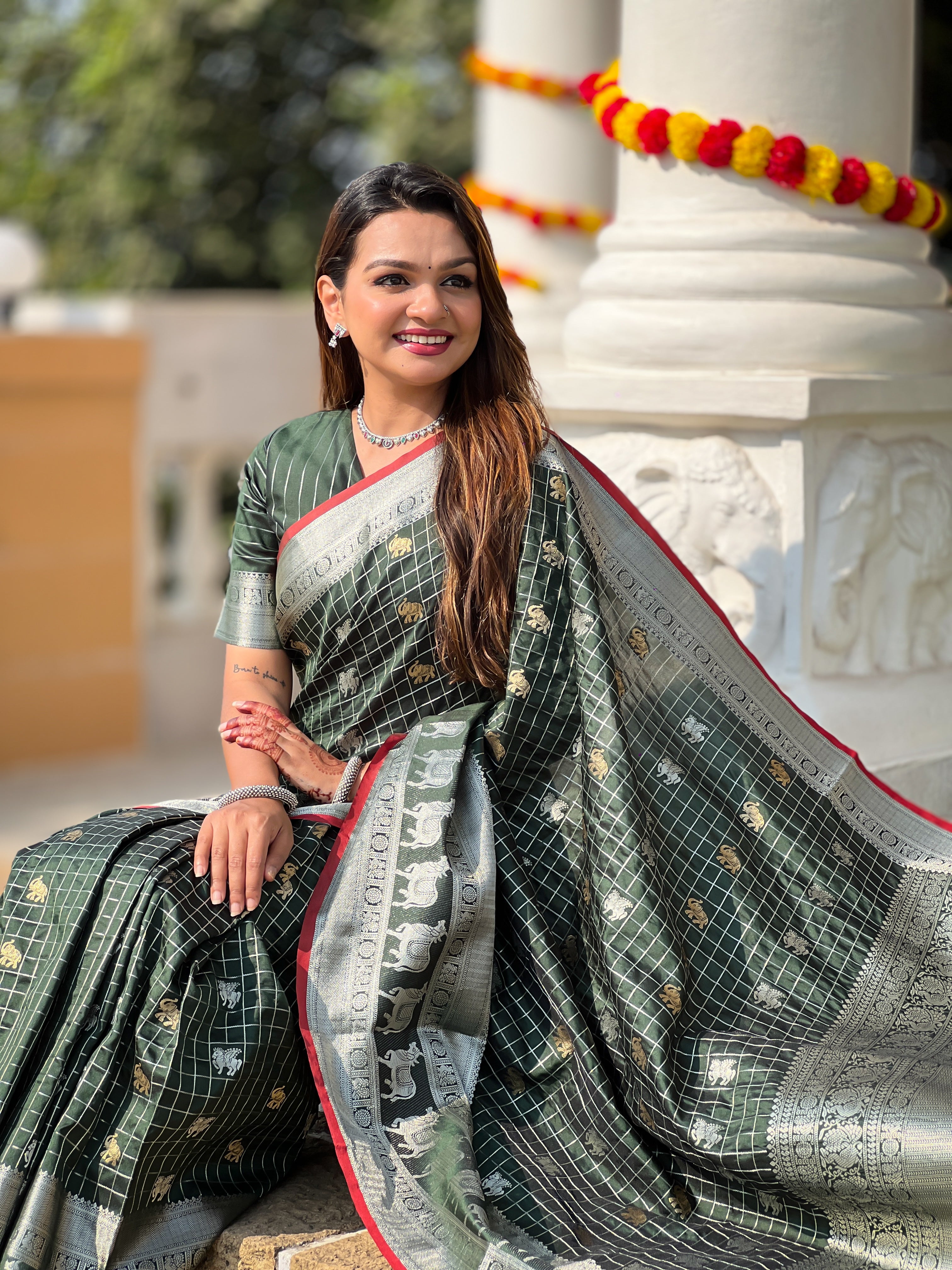 Elegant Woven Designer Saree with Traditional Motifs
