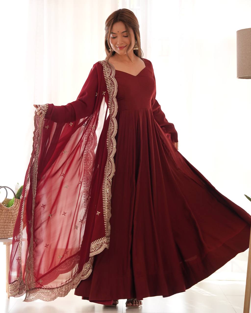 Royal Scalloped Border Anarkali Suit Set