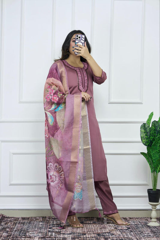 Traditional Wear Ethenic Kurta Set For Women