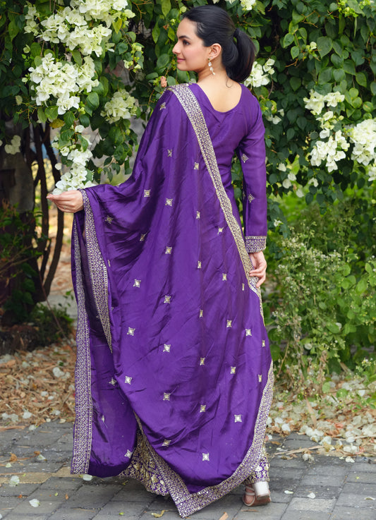 Eye-Catching Kurta Set