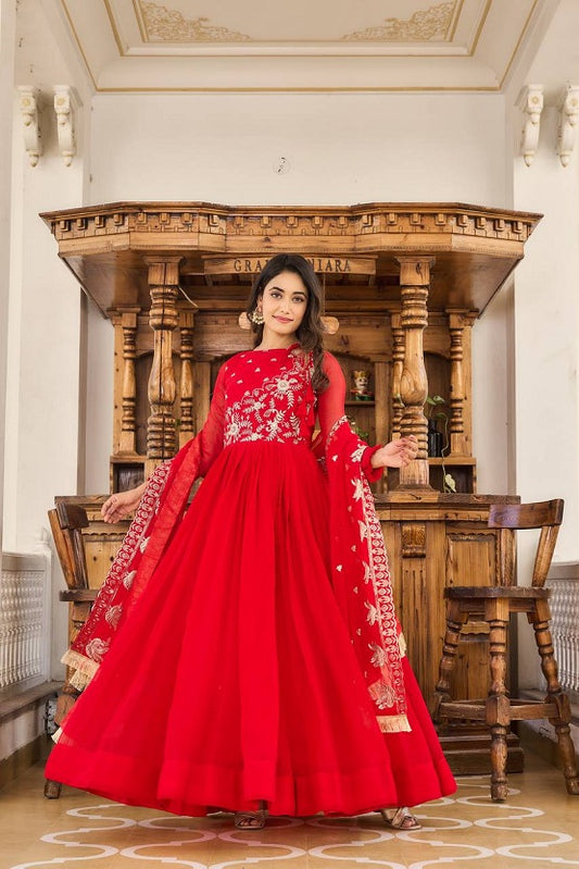 Effortless Glamour Red Anarkali For Women