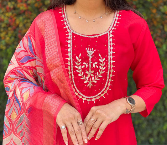 Royal Scarlet Ethnic Kurta Set For Women