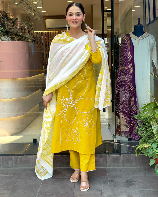 Trending Wear Silk Yellow Kurta Set For Women