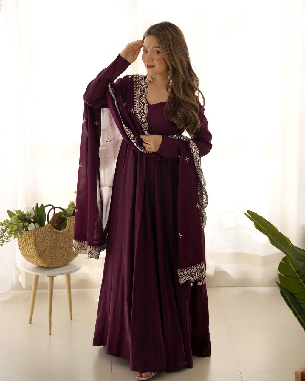 Royal Scalloped Border Anarkali Suit Set