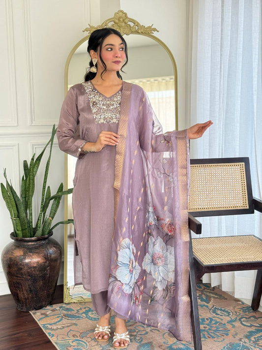 Attractive Light purple Kurta Set For Women